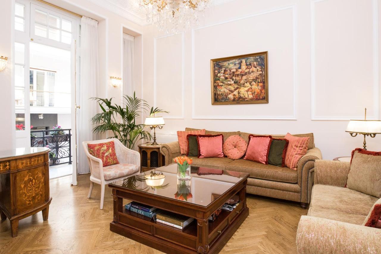 The Rare Luxury Gem Near Syntagma, Kolonaki Square Apartamento Atenas Exterior foto