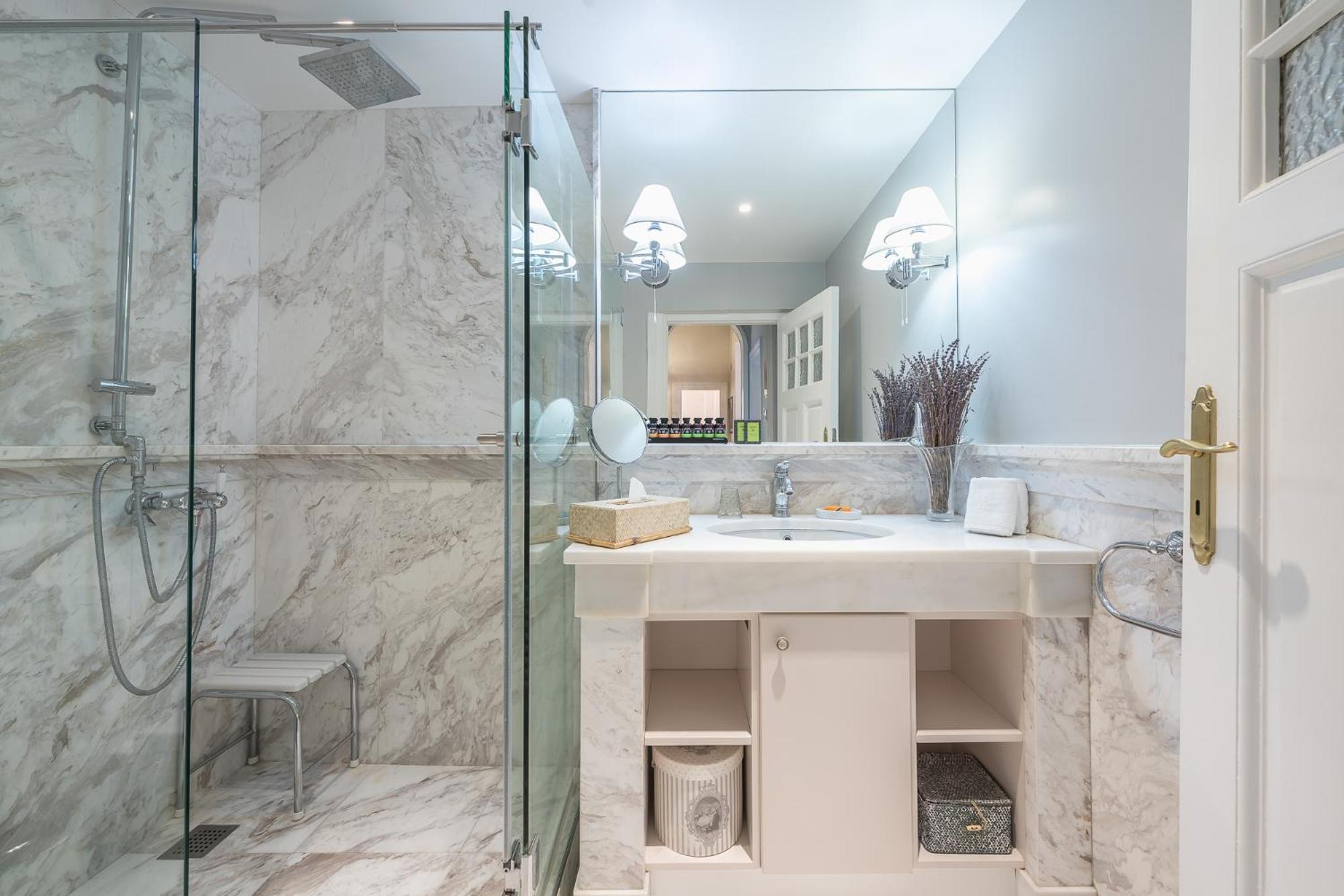 The Rare Luxury Gem Near Syntagma, Kolonaki Square Apartamento Atenas Exterior foto