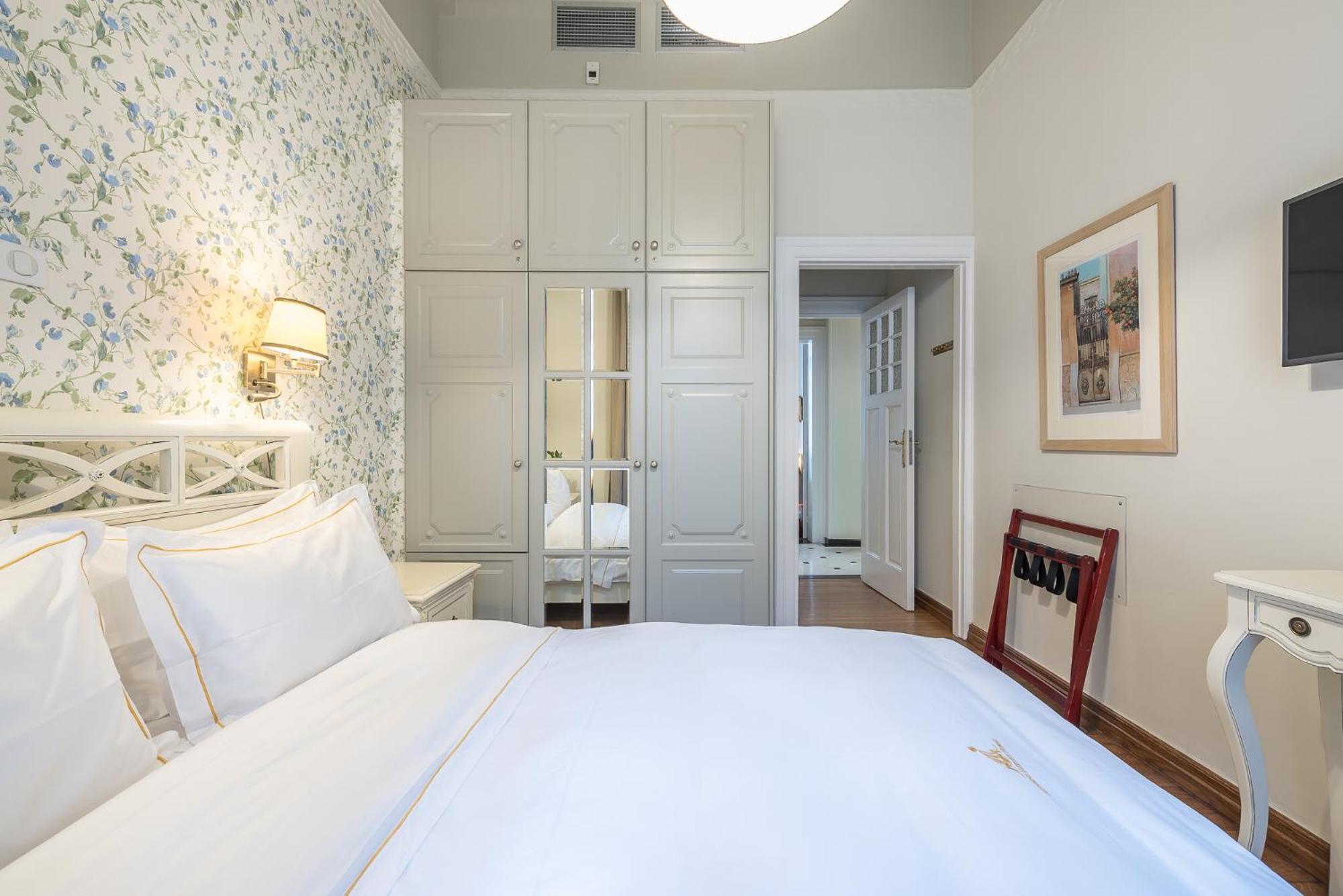 The Rare Luxury Gem Near Syntagma, Kolonaki Square Apartamento Atenas Exterior foto