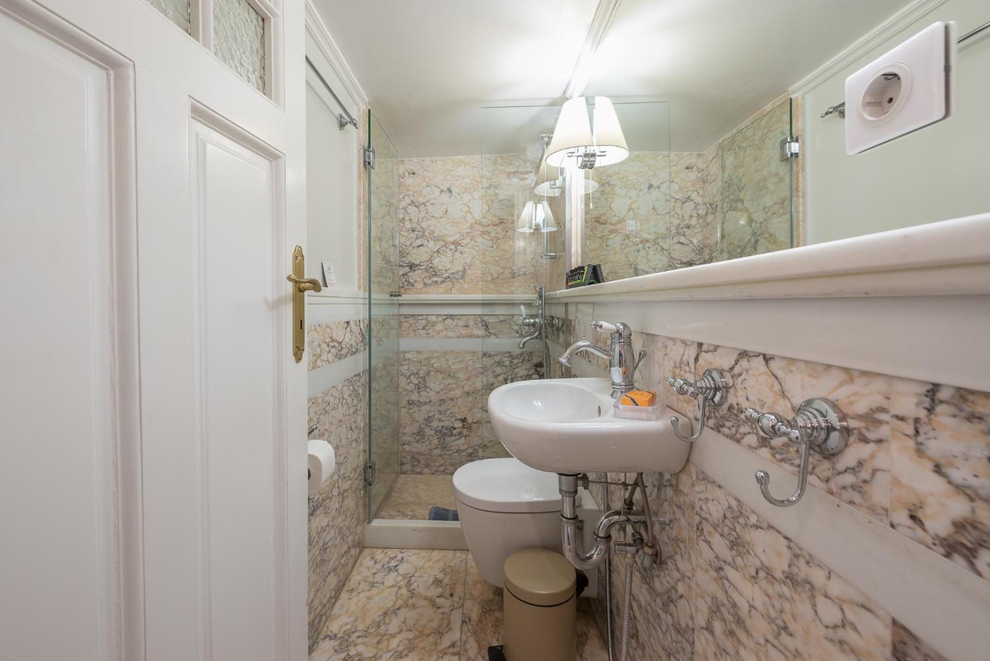 The Rare Luxury Gem Near Syntagma, Kolonaki Square Apartamento Atenas Exterior foto