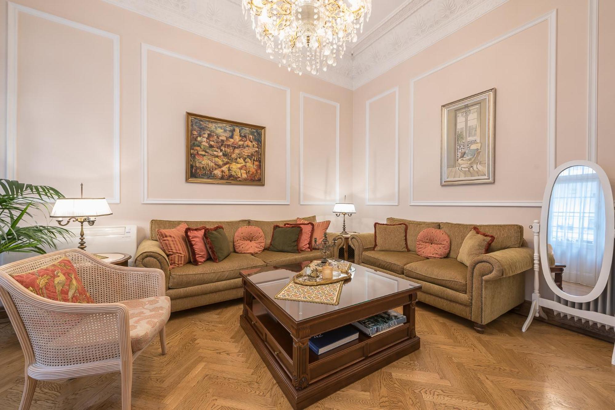 The Rare Luxury Gem Near Syntagma, Kolonaki Square Apartamento Atenas Exterior foto